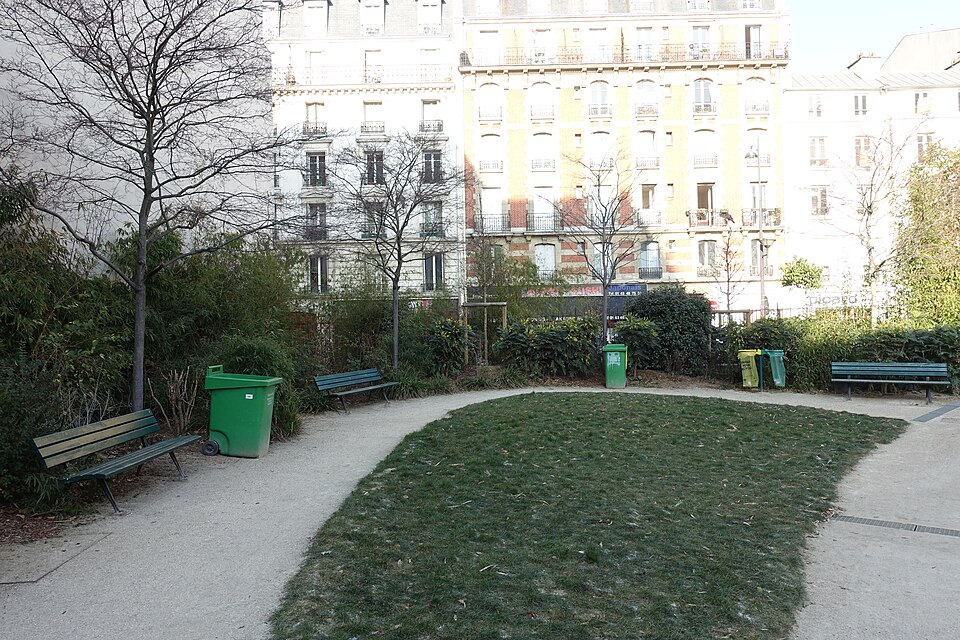 A photograph of Square Francis-Lemarque