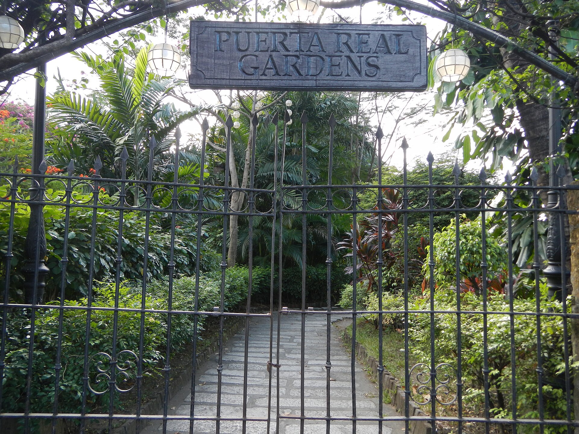 Puerta Réal Gardens