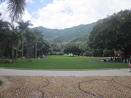 Fairylake Botanical Garden