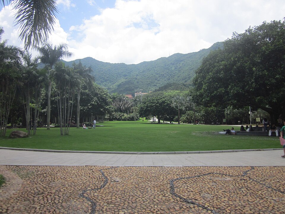 Fairylake Botanical Garden