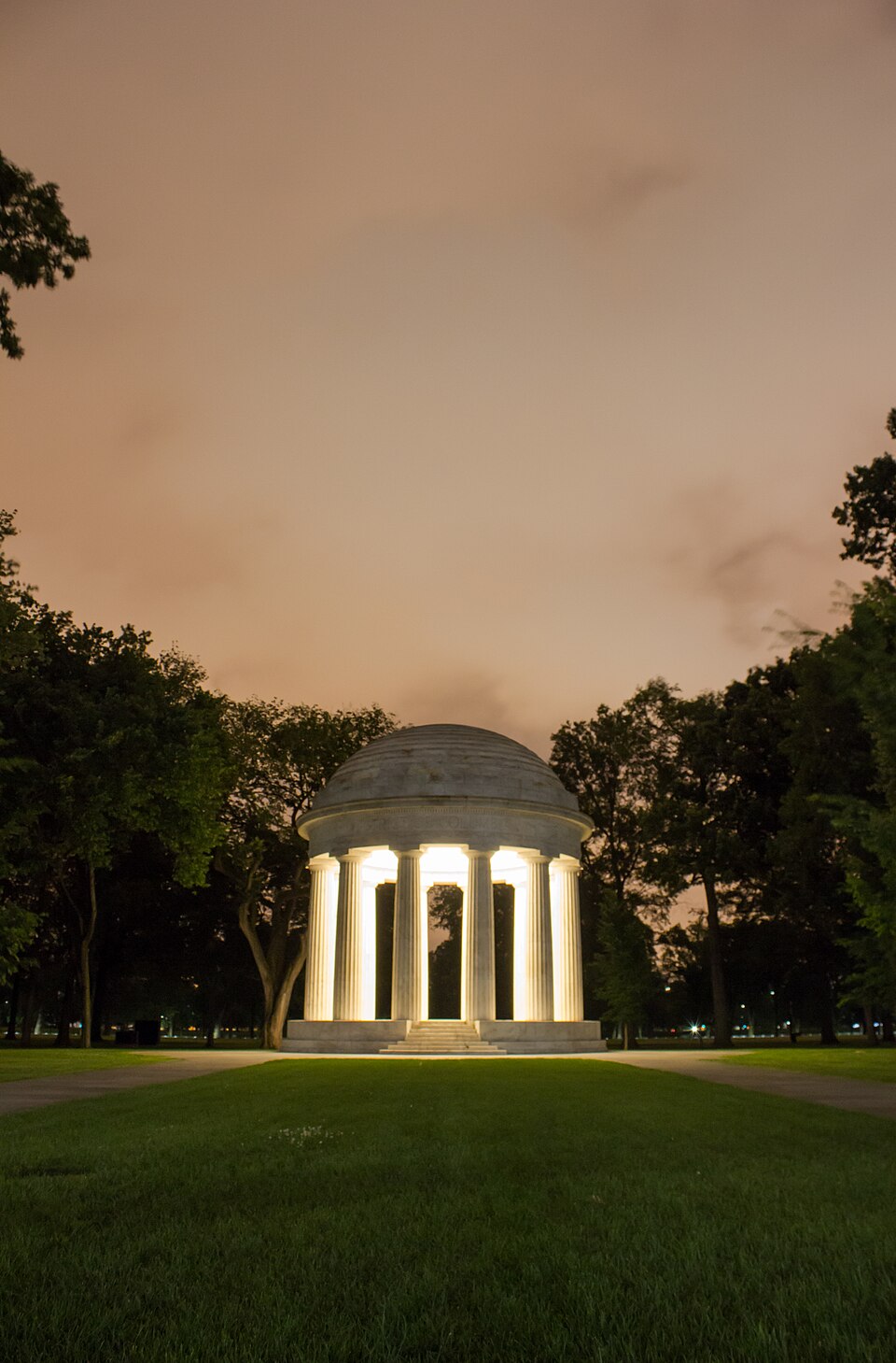 A photograph of District of Columbia War Memorial