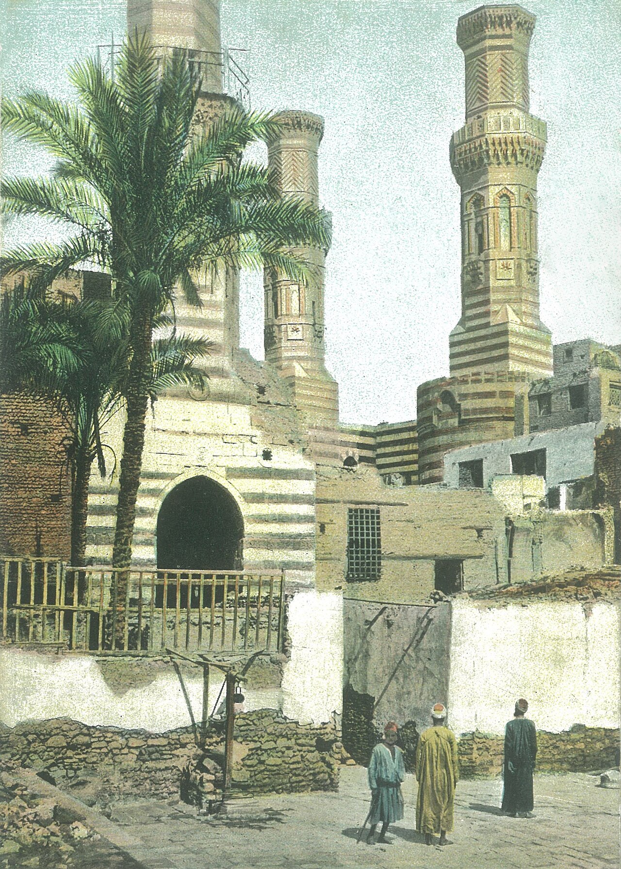 صورة Al-Salih Tala'i Mosque