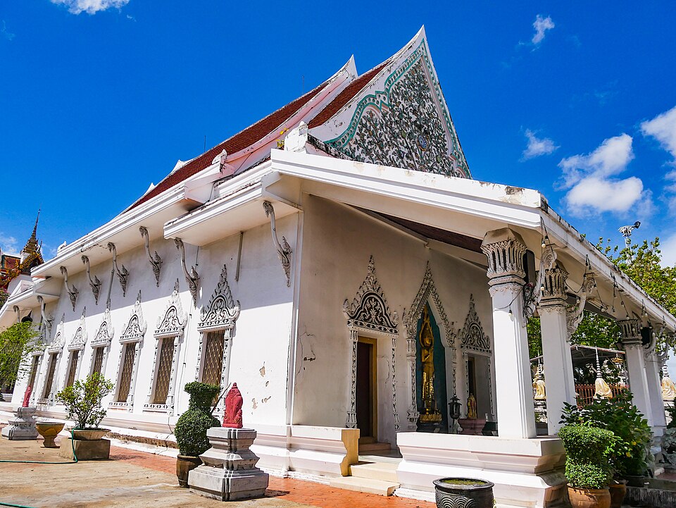 A photograph of Wat Ratchakhrue