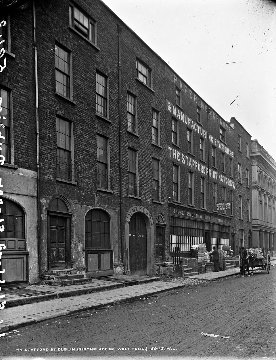 A photograph of Wolfe Tone Square