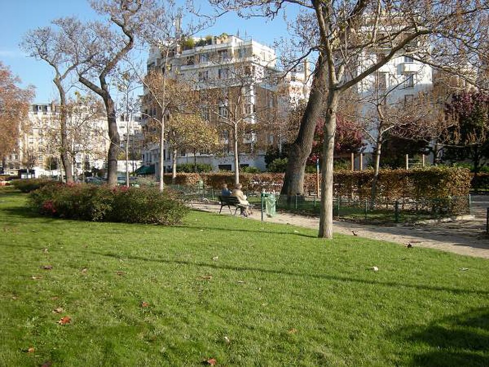 A photograph of square Georges-Méliès
