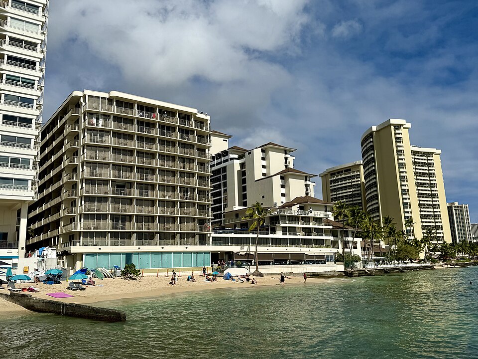 A photograph of Fort DeRussy Beach Park
