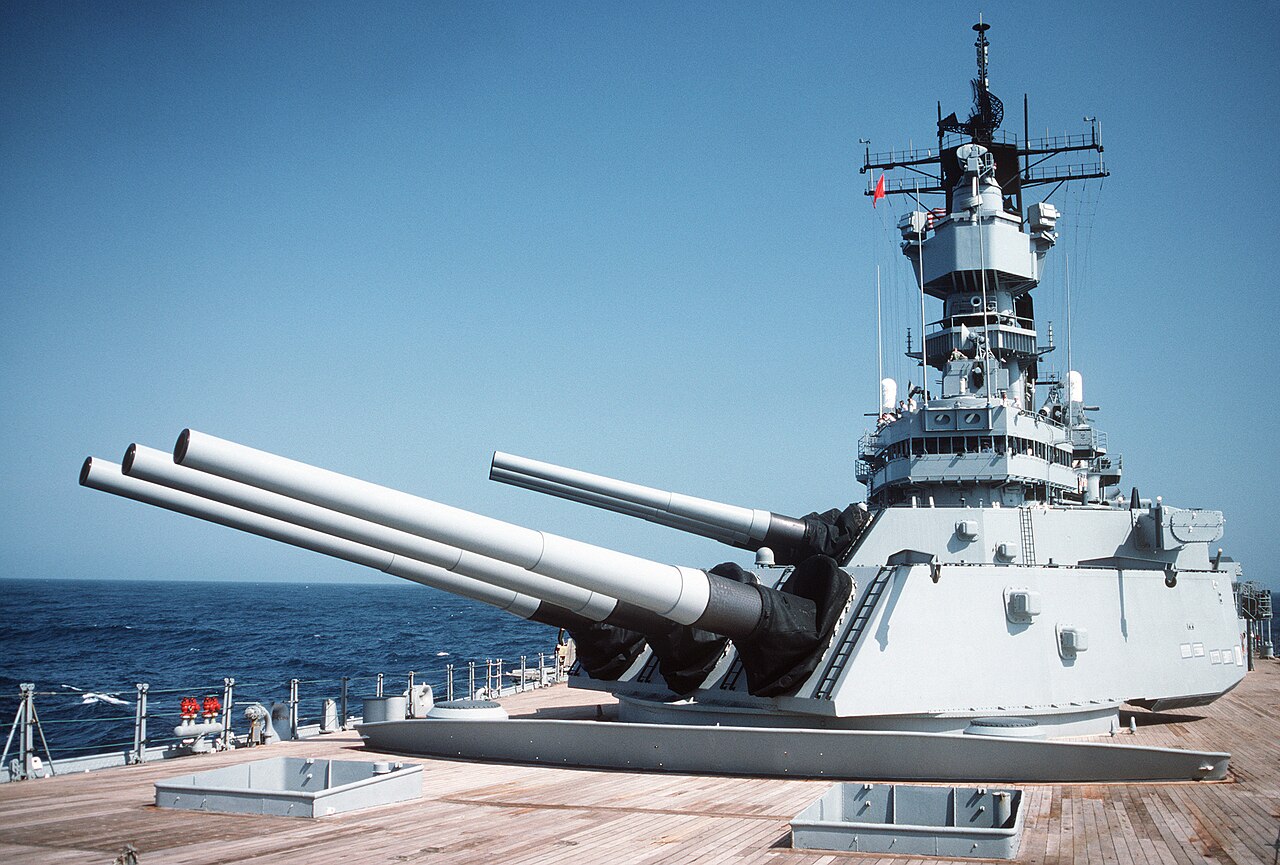 صورة USS Iowa