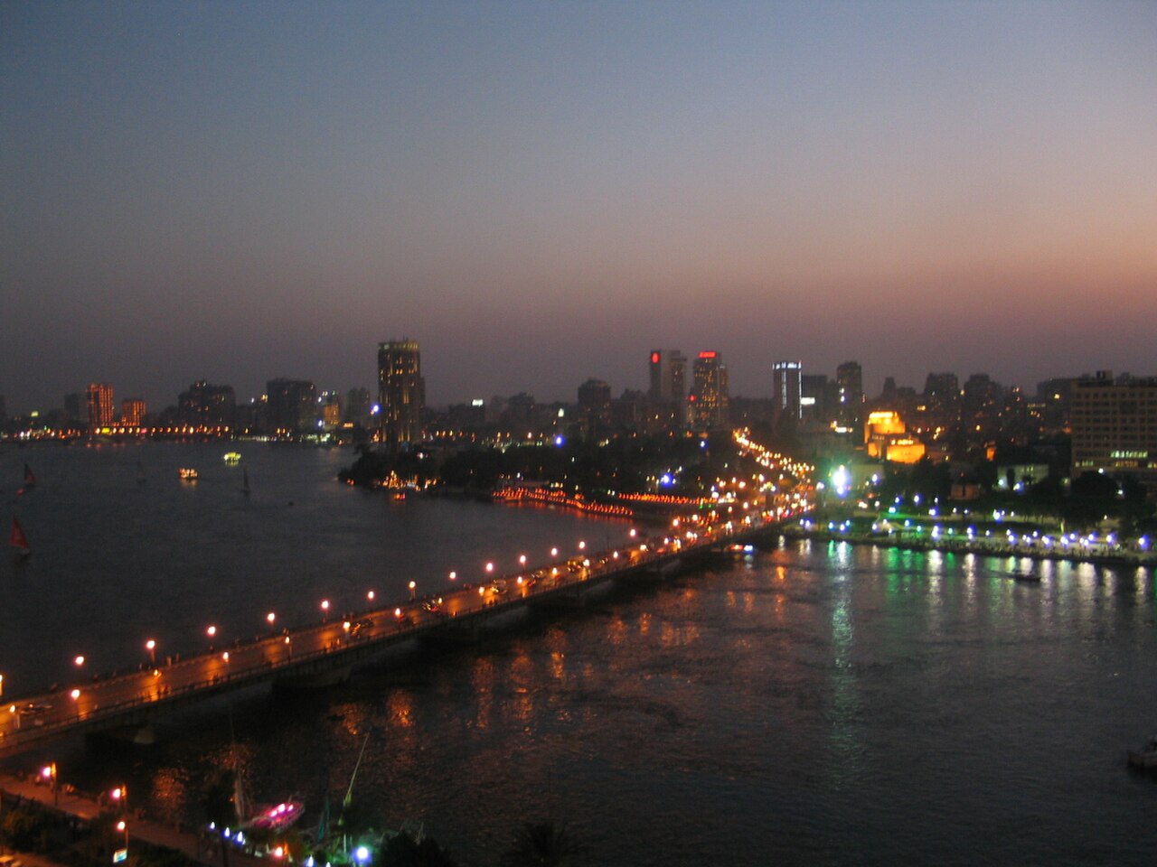 A photograph of Qasr El Nil Bridge