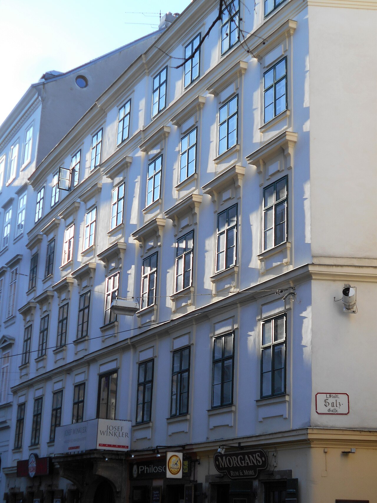 Zur schwarzen Bürste