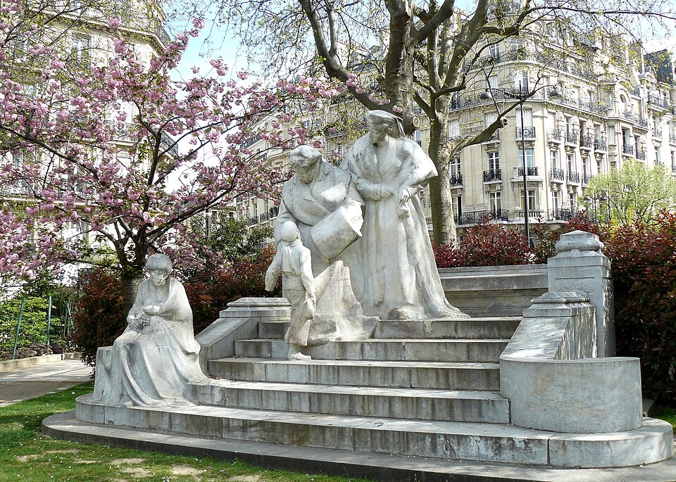A photograph of Monument to Marguerite Boucicaut and Clara de Hirsch
