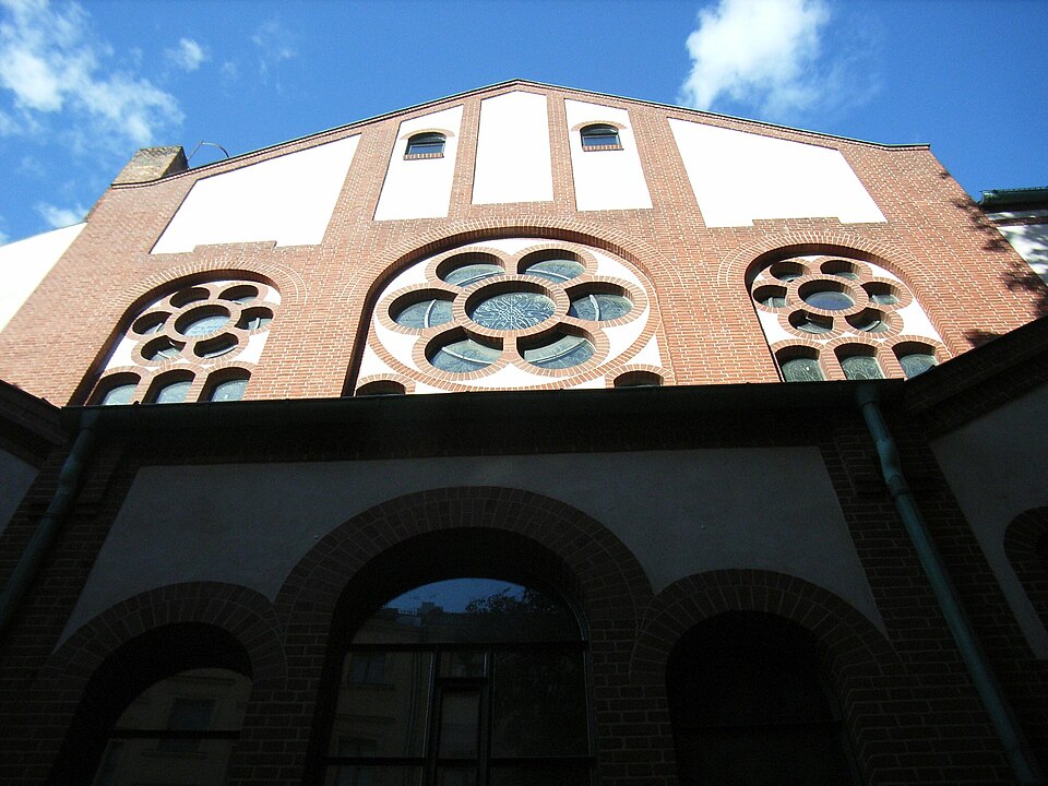 A photograph of Rykestrasse Synagogue