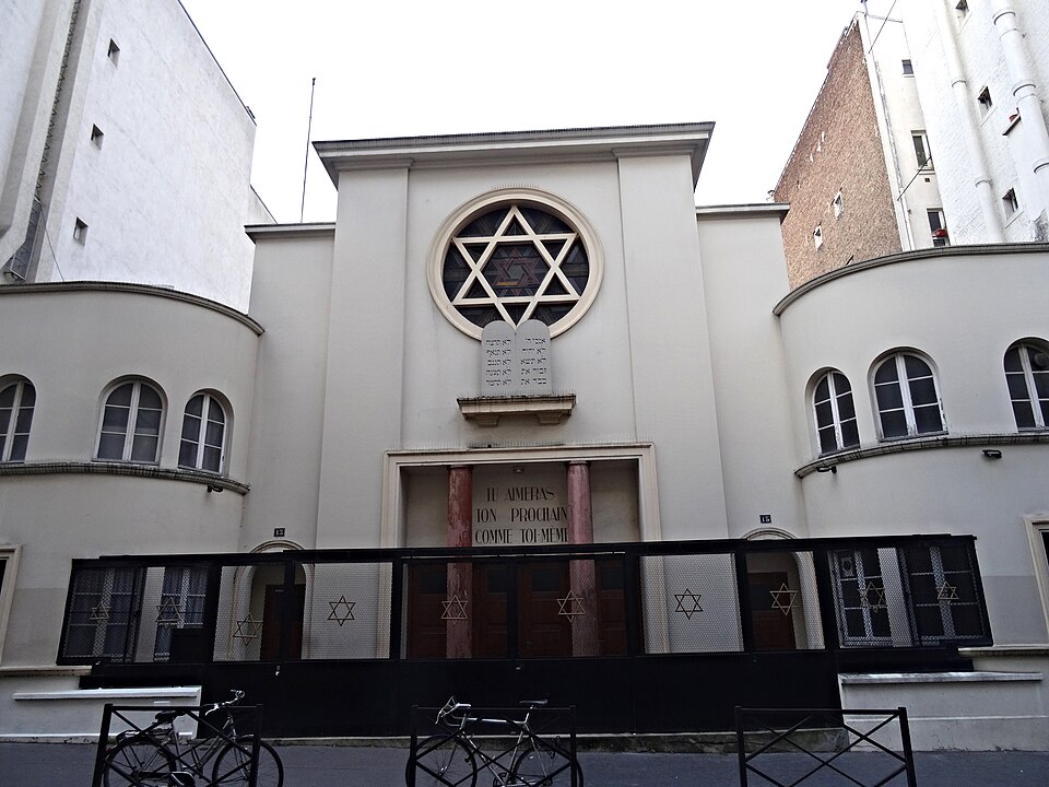 A photograph of Synagogue Montmartre
