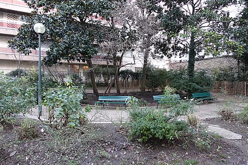 Olave-et-Robert-Baden-Powell Bahçe-Meydanı