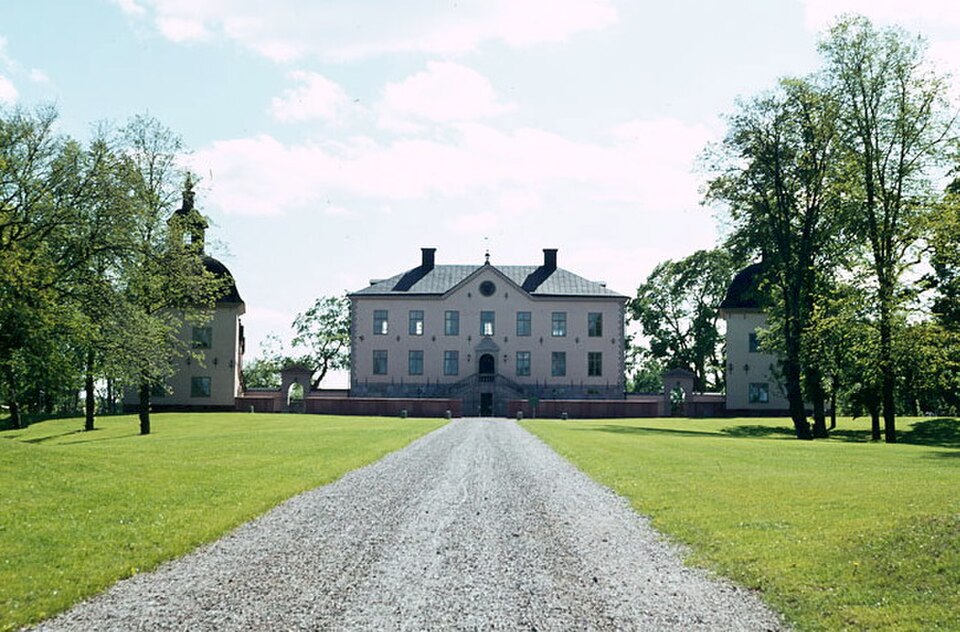 A photograph of Hässelby Castle